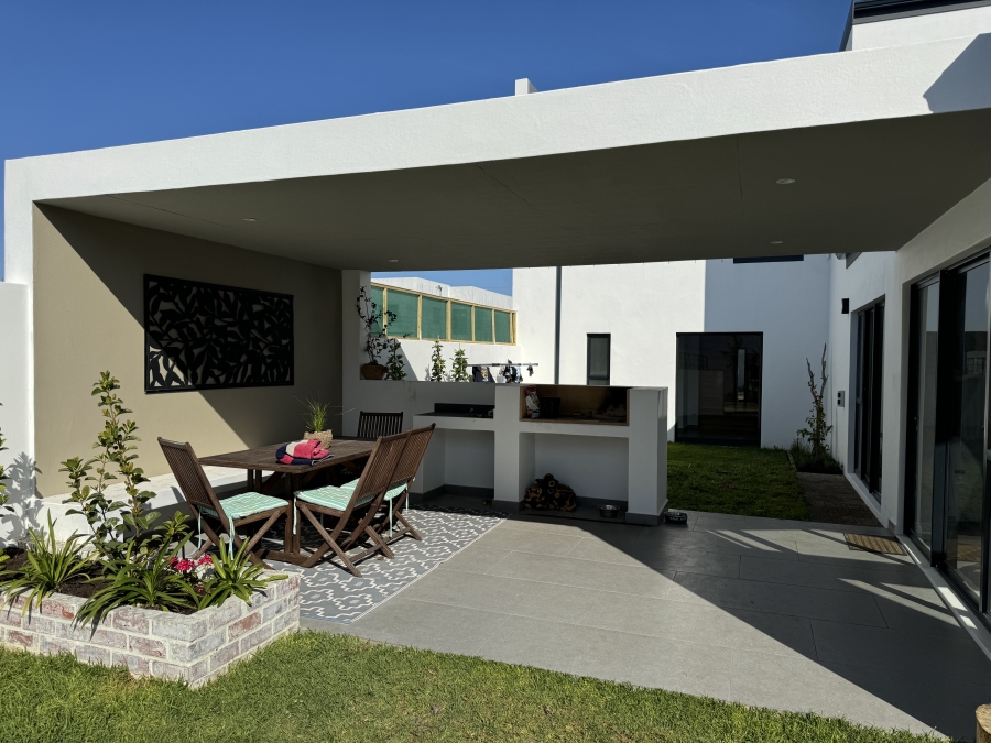 4 Bedroom Property for Sale in Sandown Western Cape